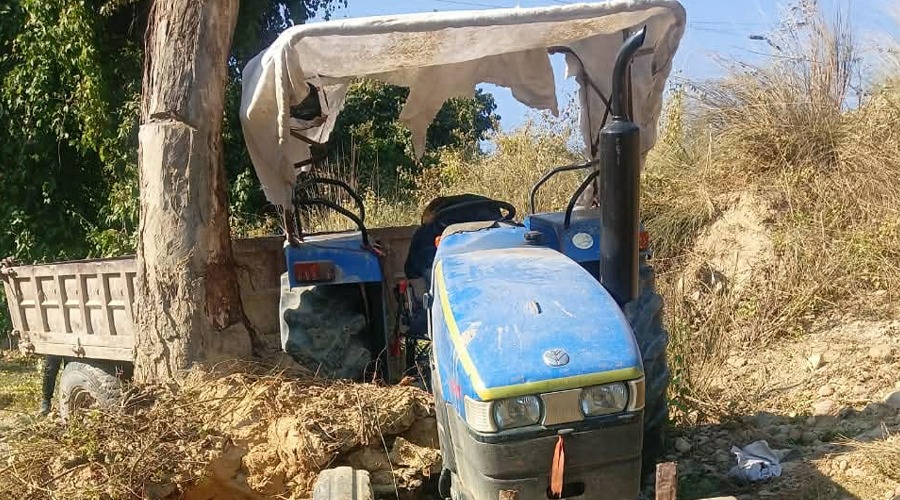 मकवानपुरमा ट्याक्टर दुर्घटना, तीन जनाको मृत्यु, १९ जना घाइते